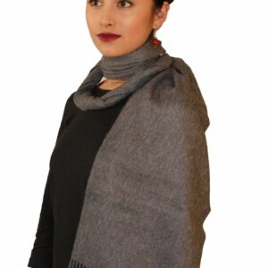 halsduk-i-100-alpackaull-gra